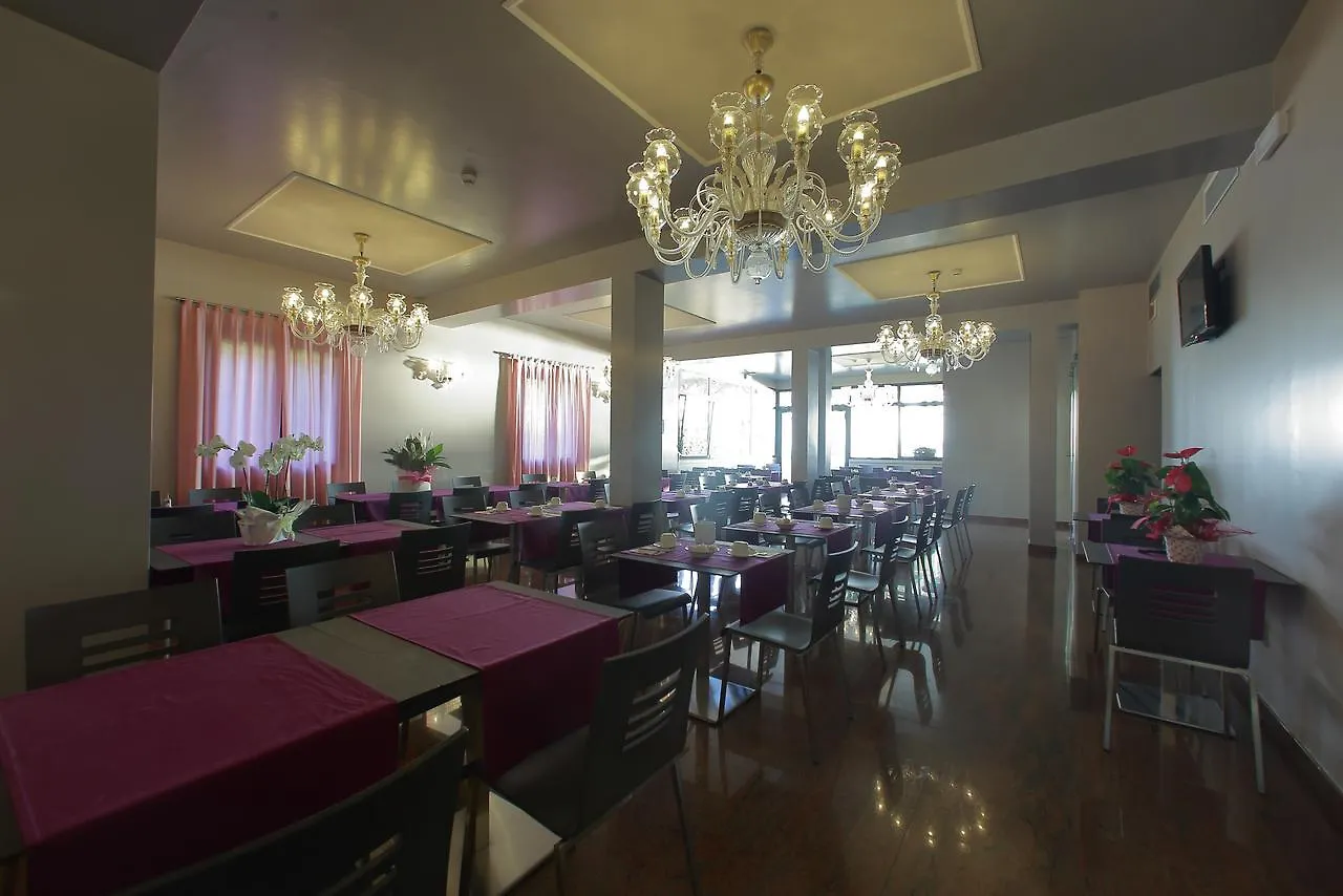 Hotel San Marco Peschiera del Garda 3*,  Itálie